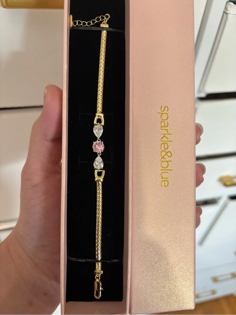 N/A elegant gold